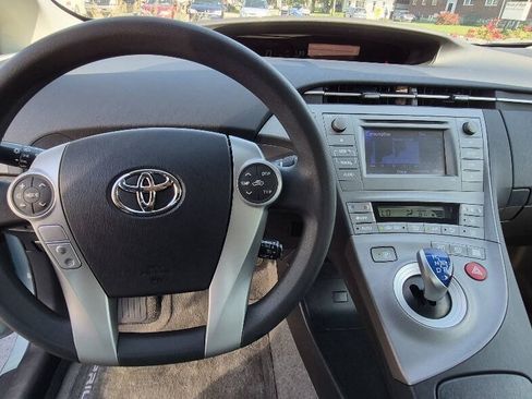Used 2013 Toyota Prius Two FWD image 19