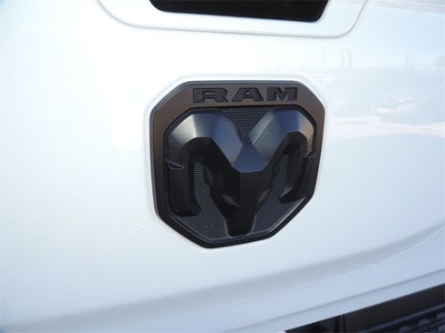 Used 2022 RAM 1500 Laramie image 12