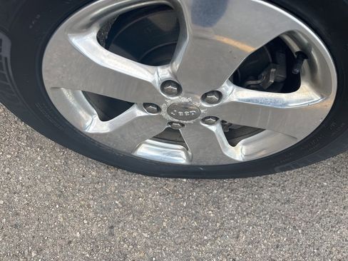 Used 2013 Jeep Grand Cherokee Limited w/ Trailer Tow Group image 2