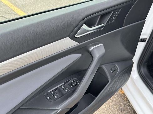 New 2026 Volkswagen Jetta SE FWD image 12