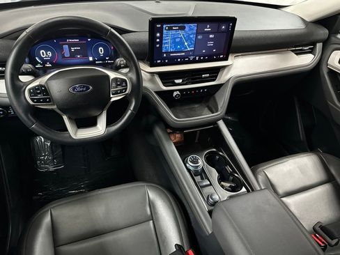 Used 2025 Ford Explorer Active w/ Active Comfort Package AWD/4WD image 13