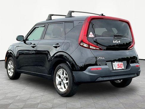Used 2022 Kia Soul LX w/ Technology Package FWD image 4
