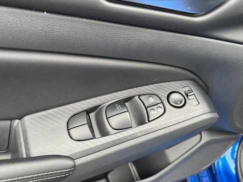 Used 2025 Nissan Altima 2.5 SV image 15