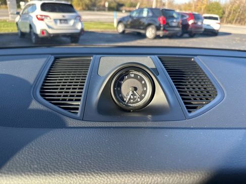 Used 2023 Porsche Macan image 22