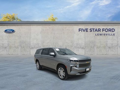 Used 2023 Chevrolet Suburban High Country w/ Advanced Technology Package RWD image 2