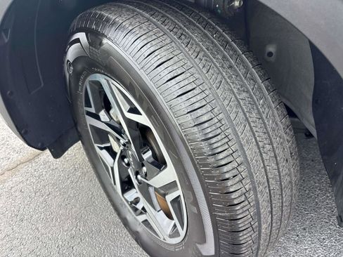 Used 2025 Kia Sportage LX image 9