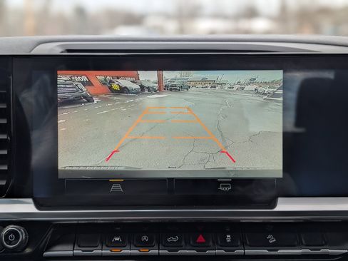 Used 2022 Chevrolet Silverado 1500 LT Trail Boss image 3