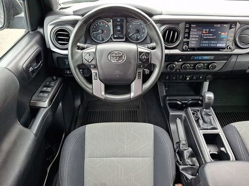 Used 2021 Toyota Tacoma TRD Off-Road w/ Technology Package AWD/4WD image 11