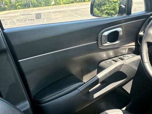 Used 2022 Kia Sorento EX w/ Panoramic Sunroof Package FWD image 22