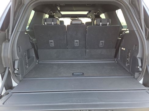 Used 2025 Ford Expedition Tremor AWD/4WD image 21