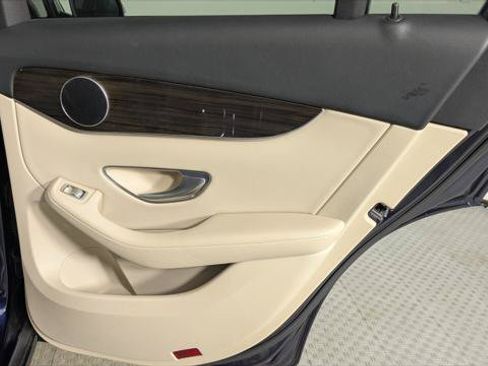 Used 2017 Mercedes-Benz GLC 300 4MATIC image 19
