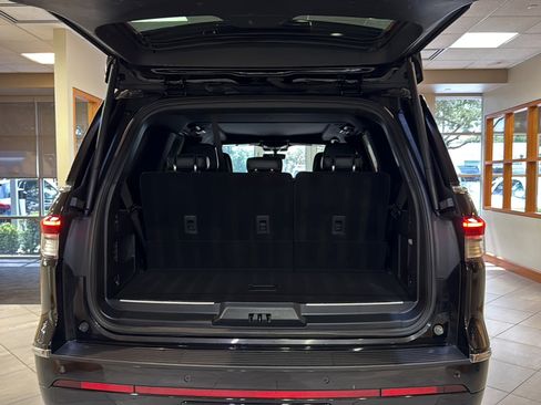 Used 2024 Lincoln Navigator Reserve AWD/4WD image 27