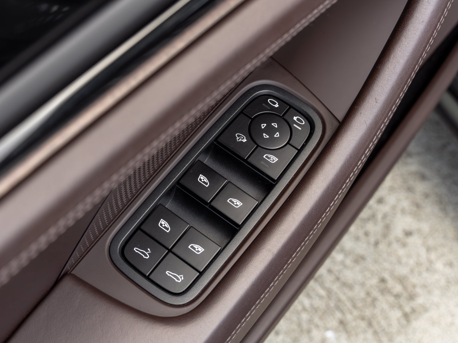 Certified 2024 Porsche Panamera image 23