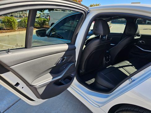 Used 2025 BMW 330i xDrive Sedan image 15