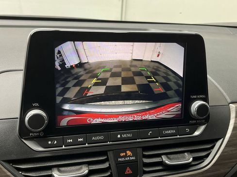 Used 2025 Nissan Altima 2.5 SV FWD image 5