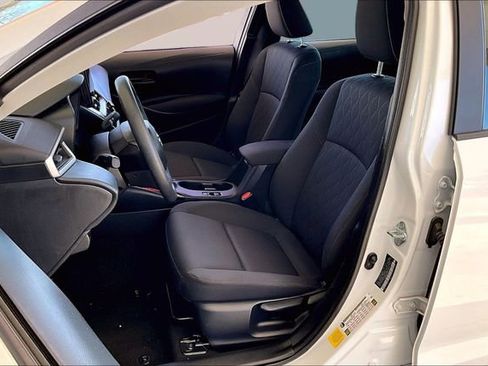 Used 2025 Toyota Corolla LE image 18