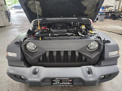 Used 2018 Jeep Wrangler Unlimited Sport AWD/4WD image 31