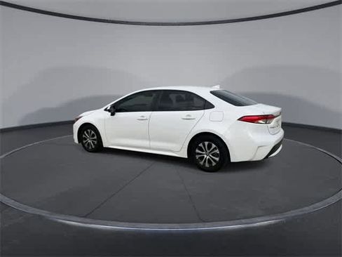 Used 2022 Toyota Corolla LE image 6