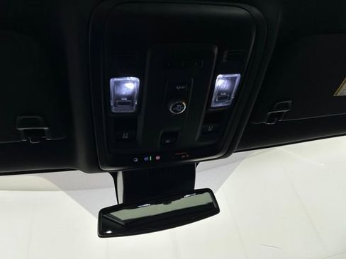 Used 2023 GMC Yukon SLT image 25