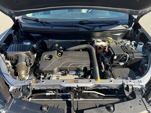 Used 2023 Chevrolet Equinox LT image 18