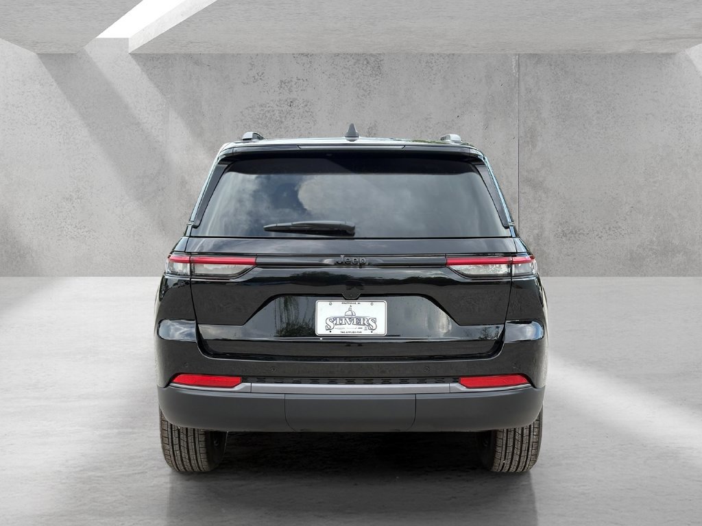 New 2026 Jeep Grand Cherokee Altitude RWD image 6