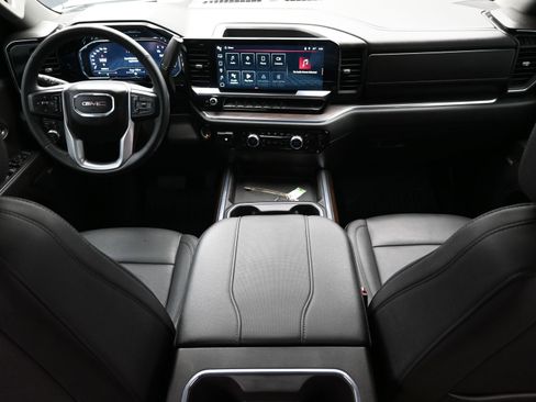 Used 2024 GMC Sierra 3500 SLT w/ SLT Convenience Package image 13