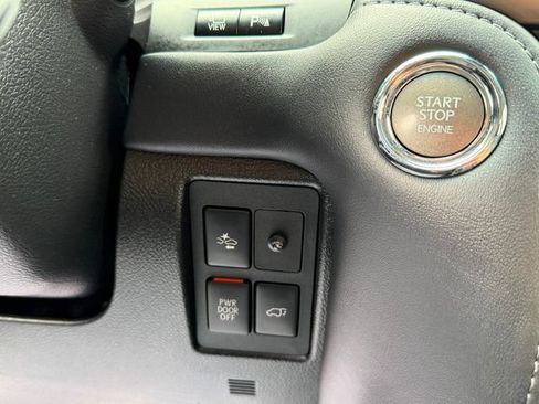 Used 2017 Lexus LX 570 4WD image 21