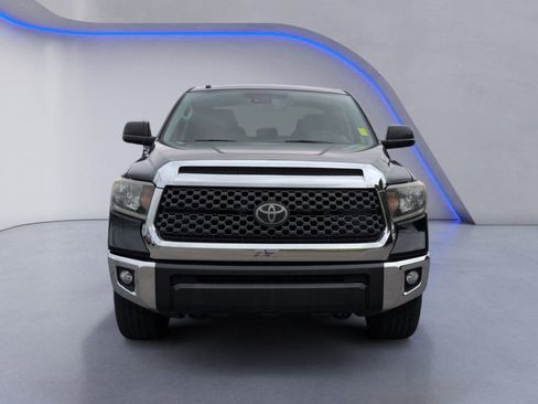 Used 2019 Toyota Tundra SR5 w/ SR5 Upgrade Package AWD/4WD image 13