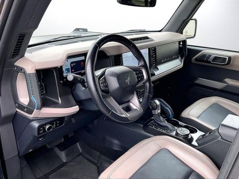 Used 2023 Ford Bronco Wildtrak image 19