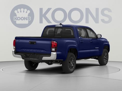 Used 2022 Toyota Tacoma SR5 AWD/4WD image 2