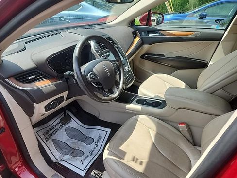 Used 2017 Lincoln MKC Select w/ Select Plus Package image 3