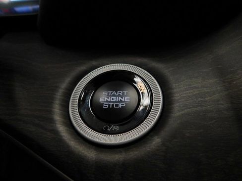 Used 2025 Jeep Grand Cherokee Limited image 41