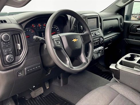 Used 2024 Chevrolet Silverado 2500 Custom w/ Custom Value Package image 14