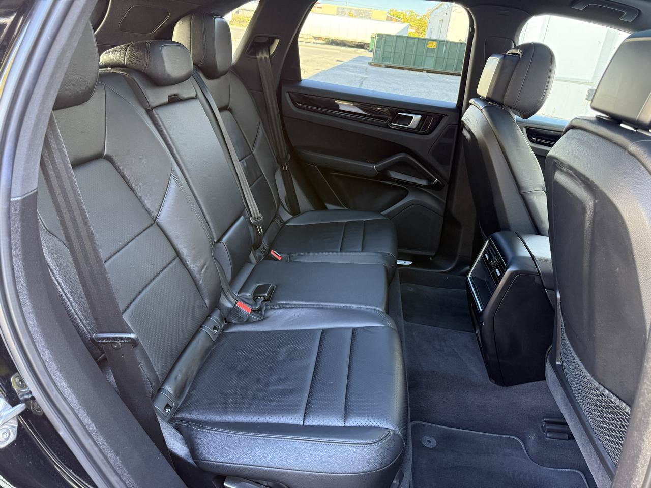 Used 2020 Porsche Cayenne AWD/4WD image 26