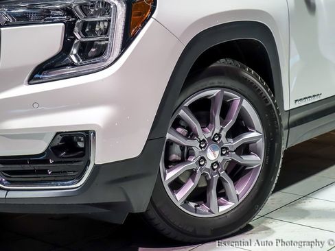 Used 2022 GMC Terrain SLT w/ Tech Package image 4