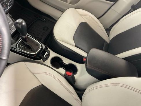 Used 2020 Jeep Compass Limited image 18
