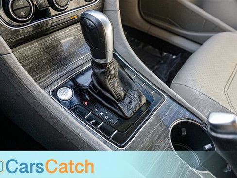 Used 2018 Volkswagen Passat 2.0T SE FWD image 35