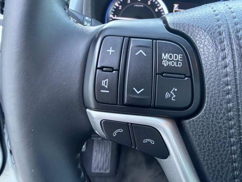 Used 2018 Toyota Highlander XLE FWD image 29