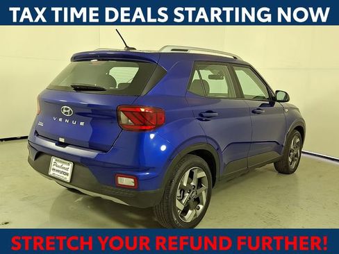 Certified 2025 Hyundai Venue SEL image 8