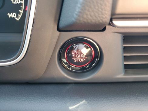 New 2025 Honda Pilot EX-L image 19