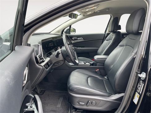Used 2023 Kia Sportage EX image 9