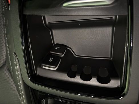 New 2026 Chrysler Pacifica Limited AWD/4WD image 33