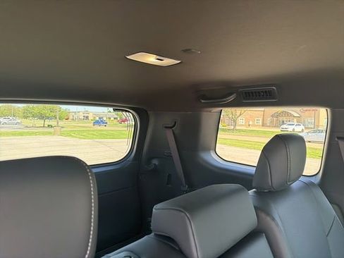 Used 2025 Lexus GX 550 w/ Cold Area Package AWD/4WD image 15