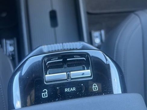 New 2025 Volvo EX30 Ultra w/ Protection Package Premier image 13