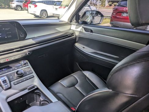 Used 2023 Hyundai Palisade SEL w/ Premium Package FWD image 14