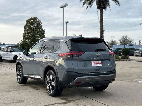 Used 2023 Nissan Rogue SL image 3