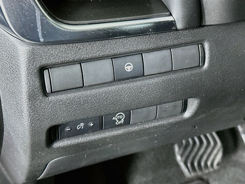 Used 2023 Nissan Rogue SV FWD image 17