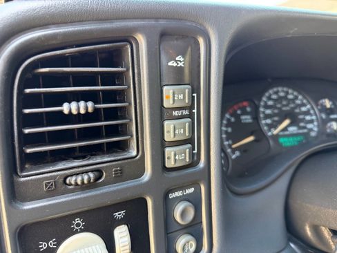 Used 2002 Chevrolet Silverado 2500 LT AWD/4WD image 20