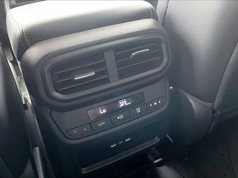 Used 2025 Honda Pilot EX-L image 10