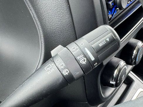 Used 2015 Jeep Patriot Latitude image 27